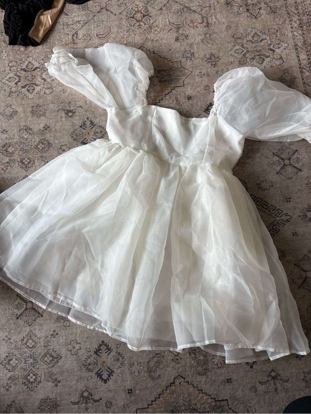 Girls White Puff-Sleeve Tulle Costume Dress